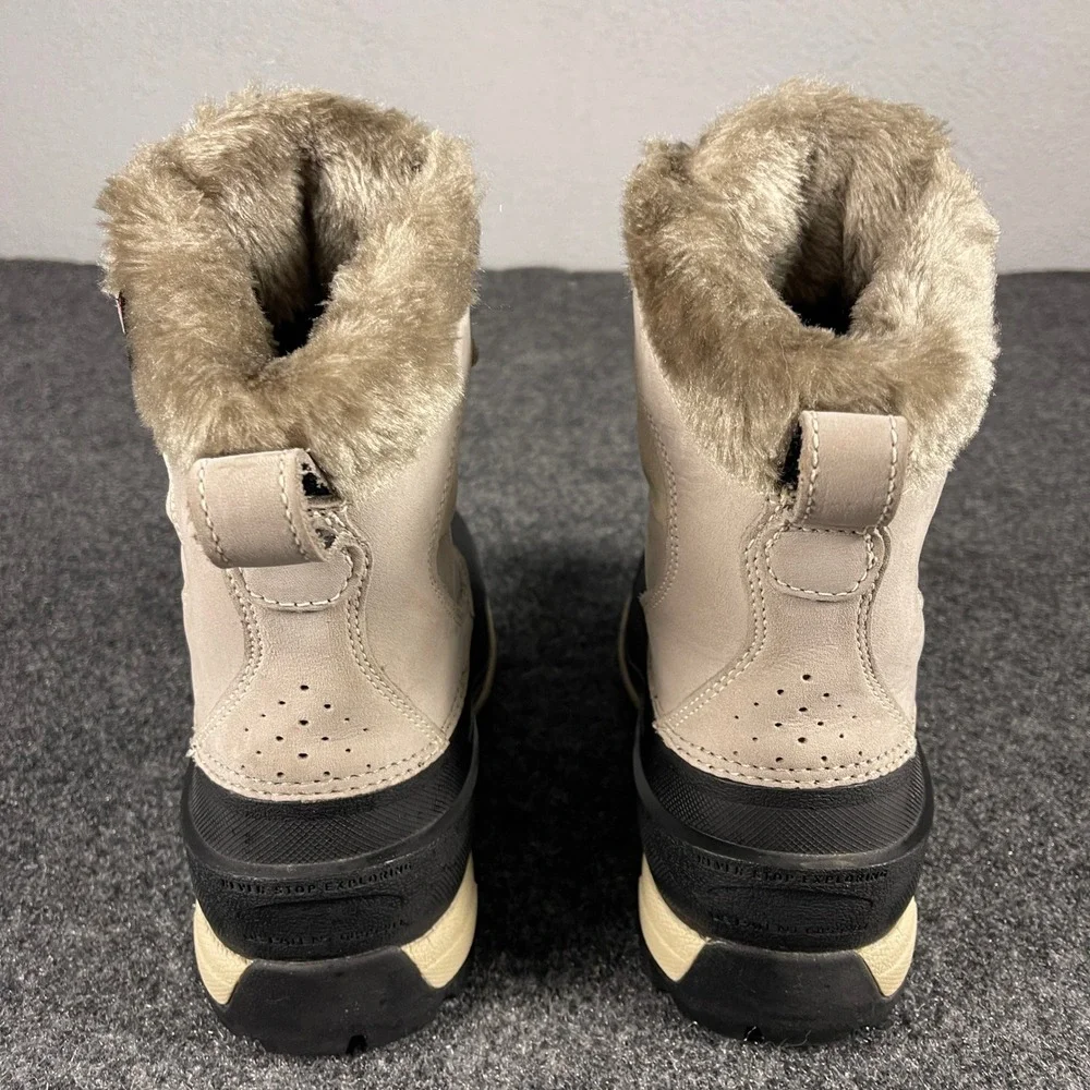 The North Face Womens Size 6 Chilkat Snow Boots Faux Fur Winter Waterproof